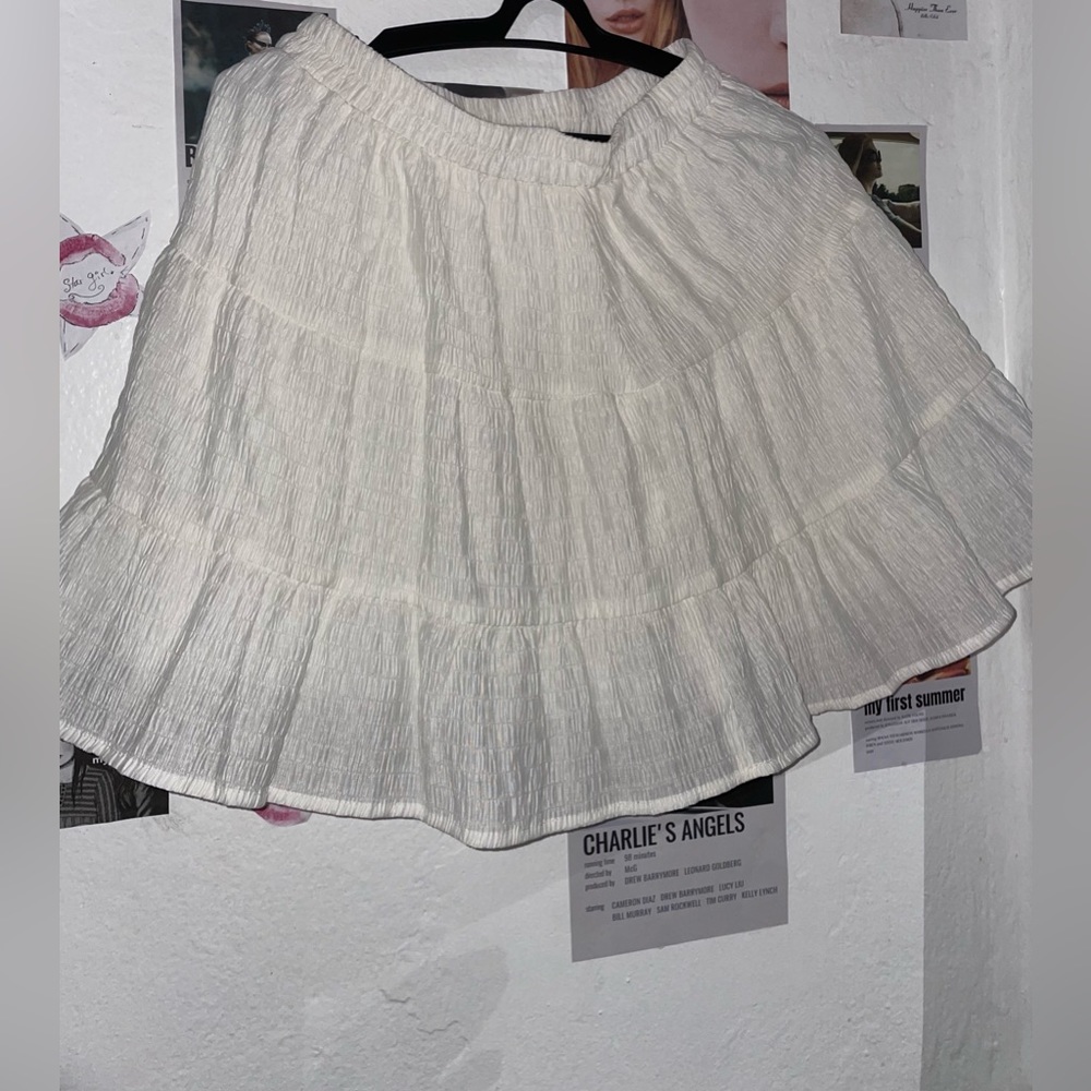White skirt ˖◛⁺⑅